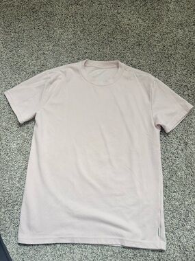 Hollister Men's Short Sleeve Crew T‑Shirt in Pale Blush